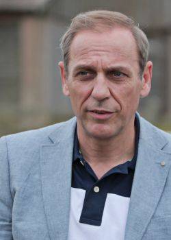 Blondynka - odcinek 64