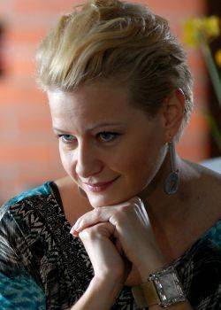 Duch w dom - odcinek 3/8 - Karty przetargowe