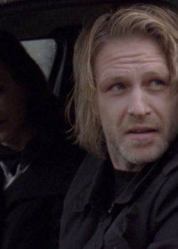 Instynkt wilka - odcinek 1/I – Gorzkie kwiaty