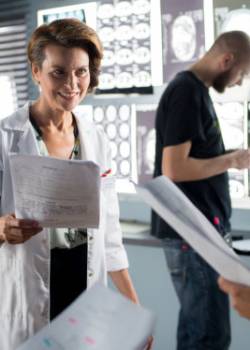 Lekarze po godzinach - sezon 1 - odcinek 13