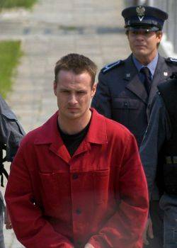 Oficerowie - odcinek 3 – Wypożyczalnia ludzi