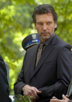 Oficerowie - odcinek 5 – Wkręt