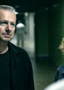 Paradoks - odcinek 1,  Czat