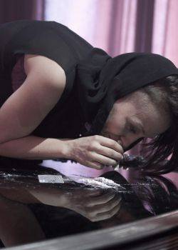 Paradoks - odcinek 8, Profil