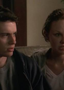 Sześć stóp pod ziemią - sezon 1 - odcinek 11