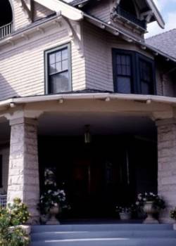 Sześć stóp pod ziemią - sezon 1 - odcinek 13