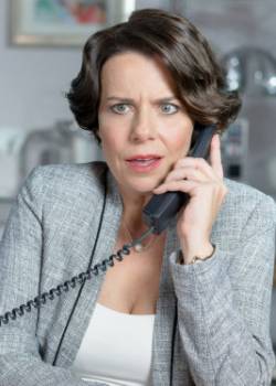 Web Therapy Shorts - sezon 1 - odcinek 50 (Trąbiłam w pracy)